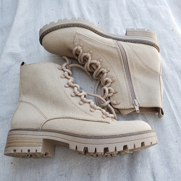 Target Shoes - Women’s Canvas Combat Boots Size 8.5 Beige Lace-Up Side Zip Block Heel Casual